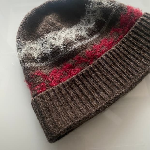 아모멘토 자카드 비니