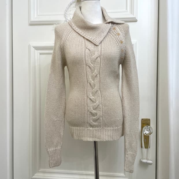 beige ivory glitter diagonal turtle-neck