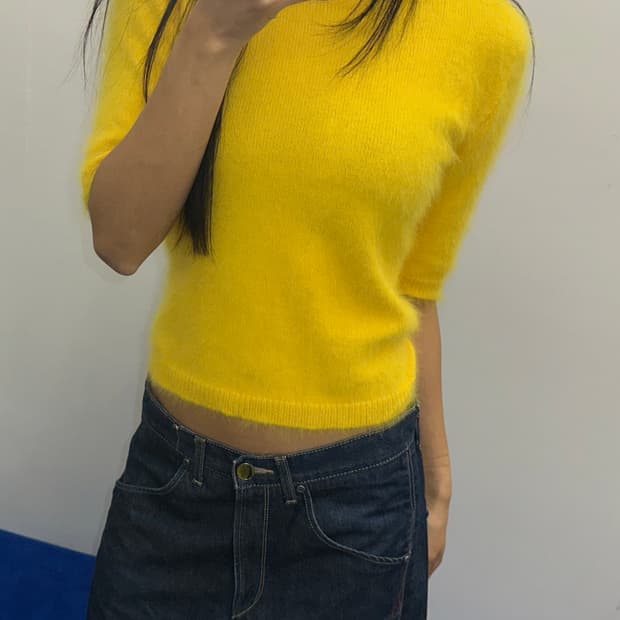 ESCADA 앙고라 크롭 니트 