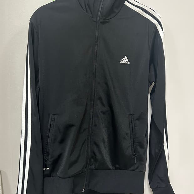 아디다스 져지랑 아디다스 져지 바람막이? 세트로 팔아요