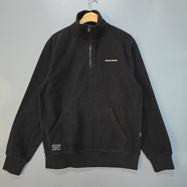 새제품)그루브라임(GROOVE RHYME) 하프집업 플리스 블랙 S