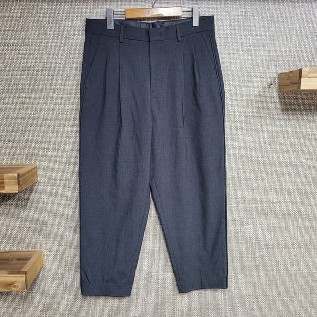 32인치 에잇세컨즈 와이드핏 투턱 슬랙스 바지