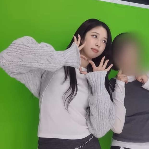 쓰리타임즈 버니 볼레로 현진착용 라이트그레이