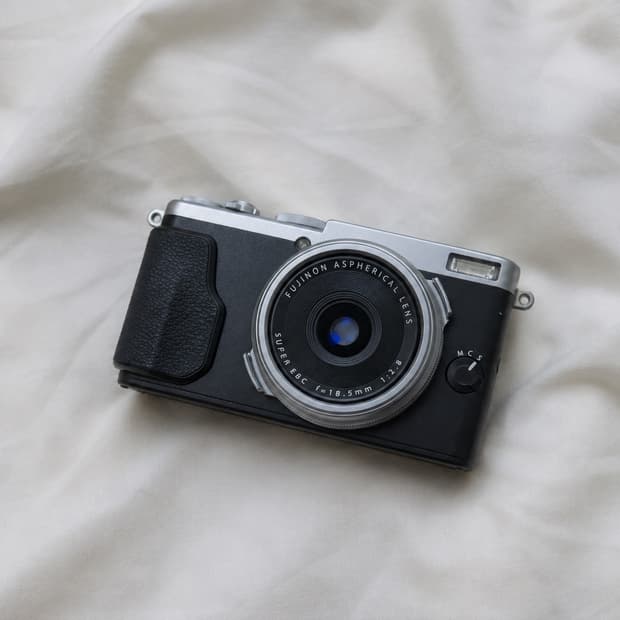 후지필름 x70