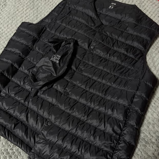 유니클로 울트라 라이트 다운 경량조끼