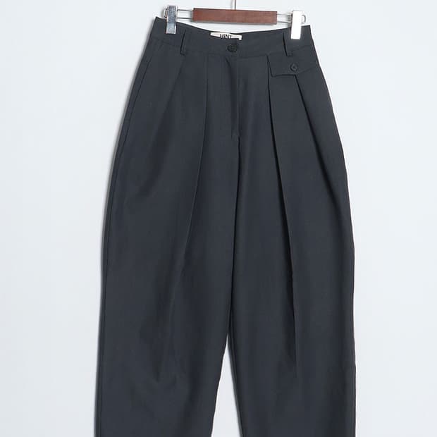 HiNT Tuck Wide Tapered Slacks (28)