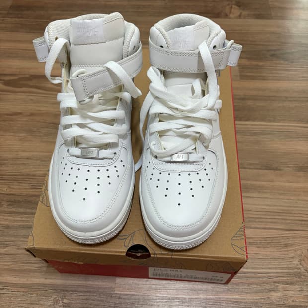 나이키 에어 포스 1 미드 '07 트리플 화이트 (올백 미드)