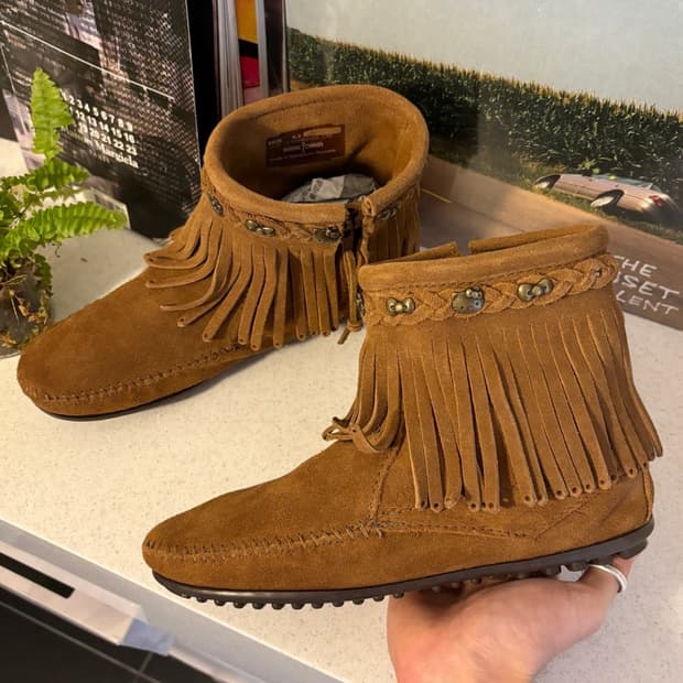 미네통카 minnetonka 헬로키티 모카신 부츠