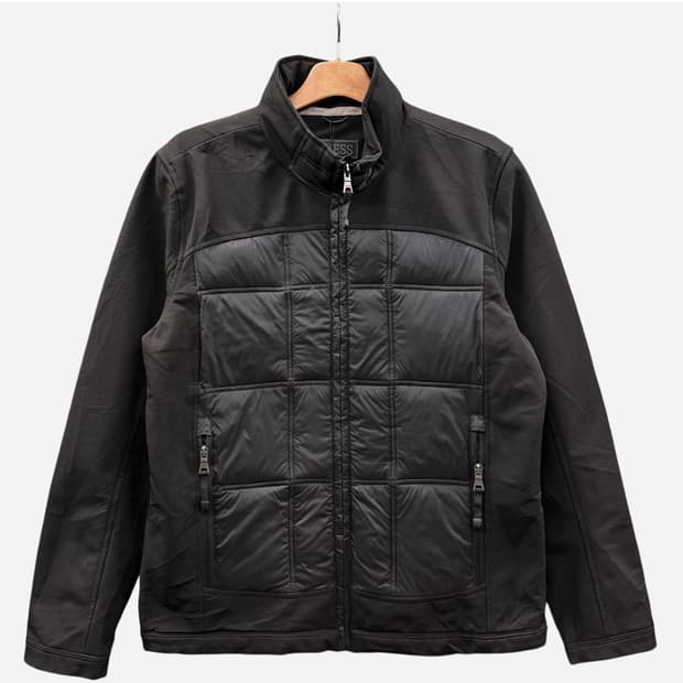 Guess 게스 캐주얼 패디드 자켓 퀼팅 스탠드업 칼라 후면 로고 디테일