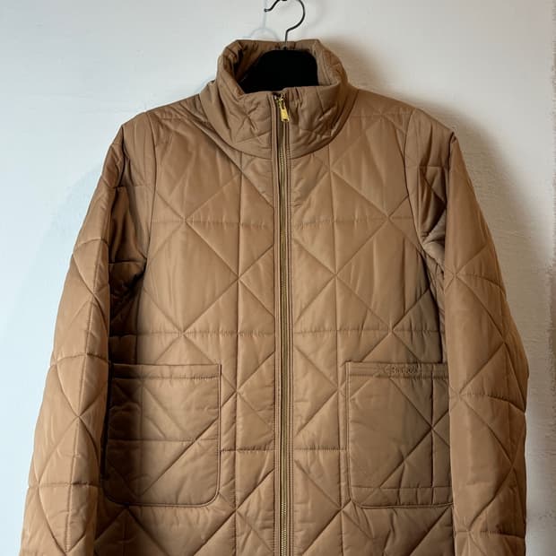 바버 다이아몬드 퀼팅 스탠드 카라 자켓