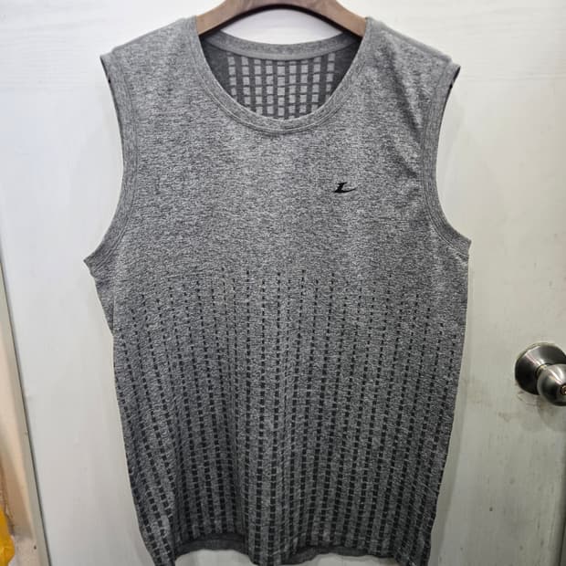 105,XL )) lecaf 르까프 나시티셔츠!~ 그레이 색상~