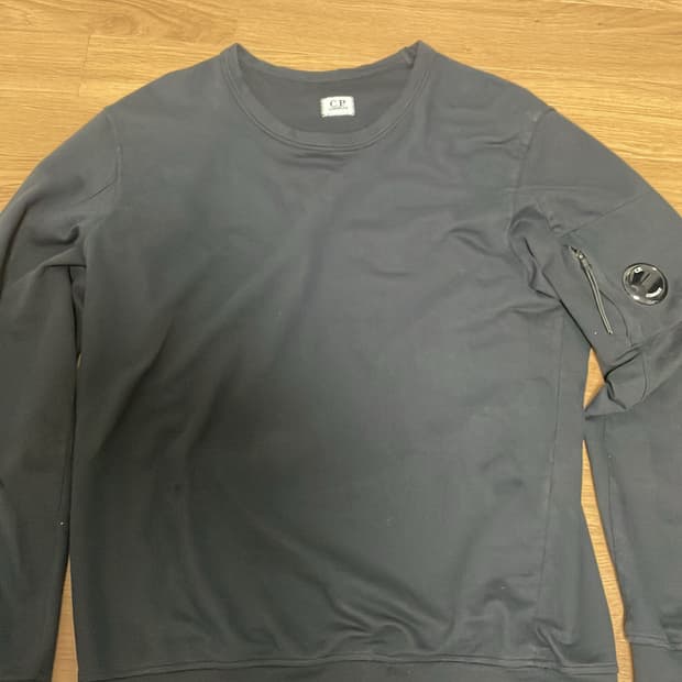 CP컴퍼니 맨투맨 급처