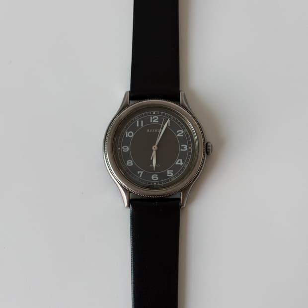 1990s Avenue Coin Bezel Black Quartz
