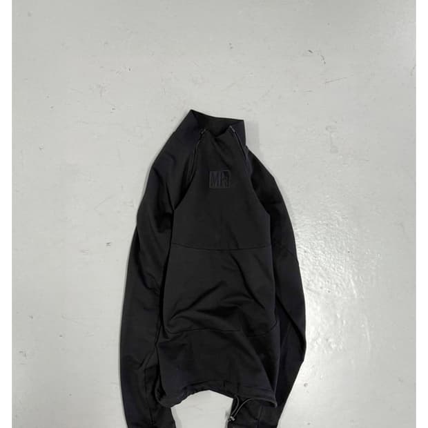 플라스틱 프로덕트 하프집업