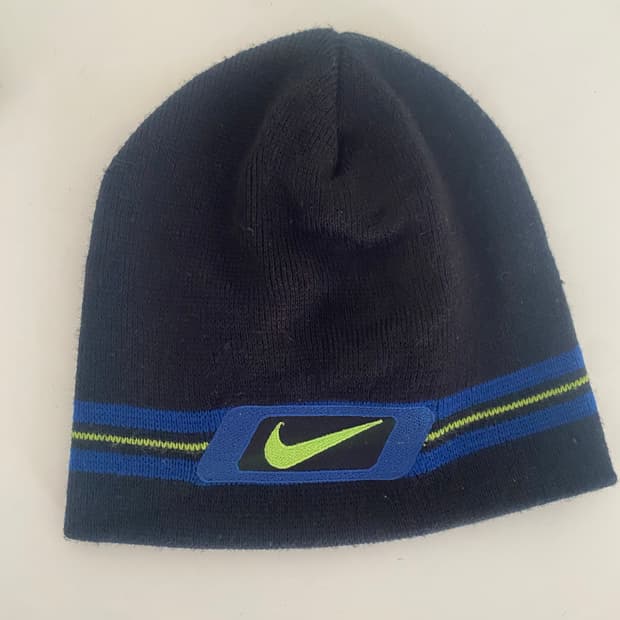 나이키 90s 스우시 비니 