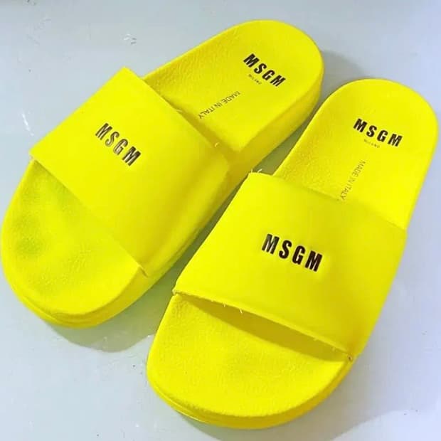 [정품] MSGM 엠에스지엠 로고프린트 루버 슬라이드 여성슬리퍼(240)