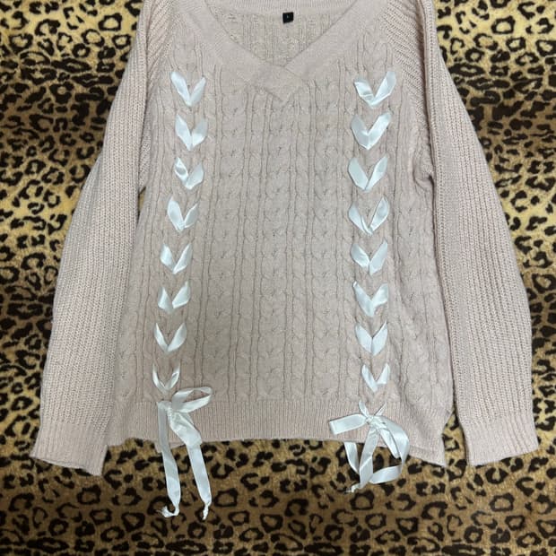 아일렛 리본 연분홍 니트