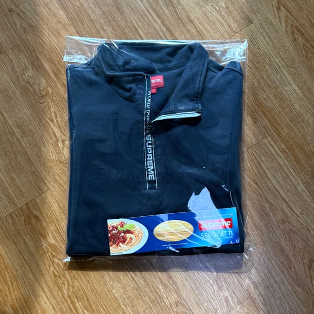 슈프림 월드 페이머스 하프집업 맨투맨