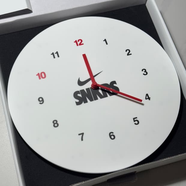 한정판 나이키 SNKRS 시계