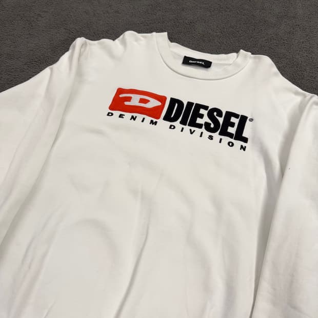 [ 정품/L ] 디젤 빅로고 맨투맨