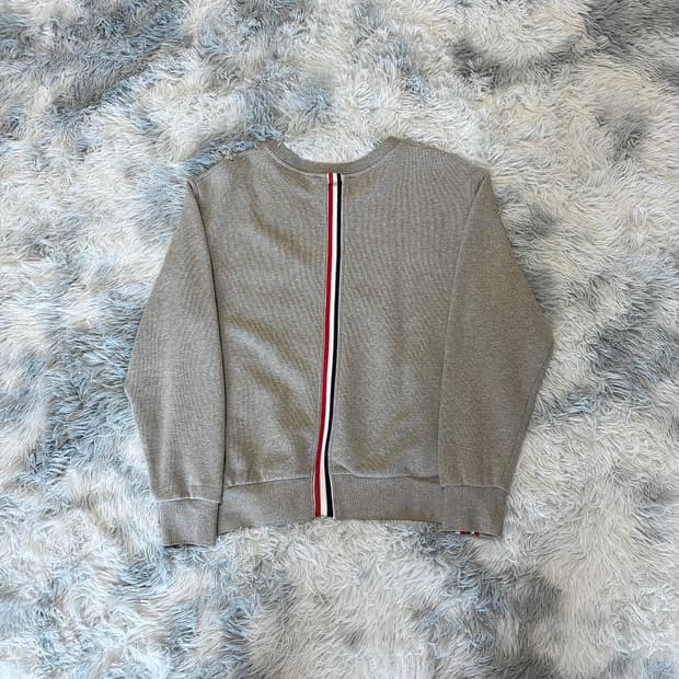 [2 Size] 톰브라운 백삼선 맨투맨