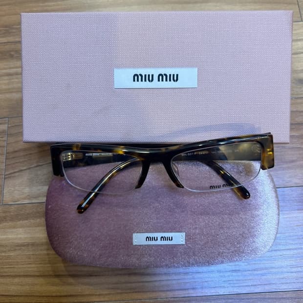 미우미우 SMU07P 브데트안경 