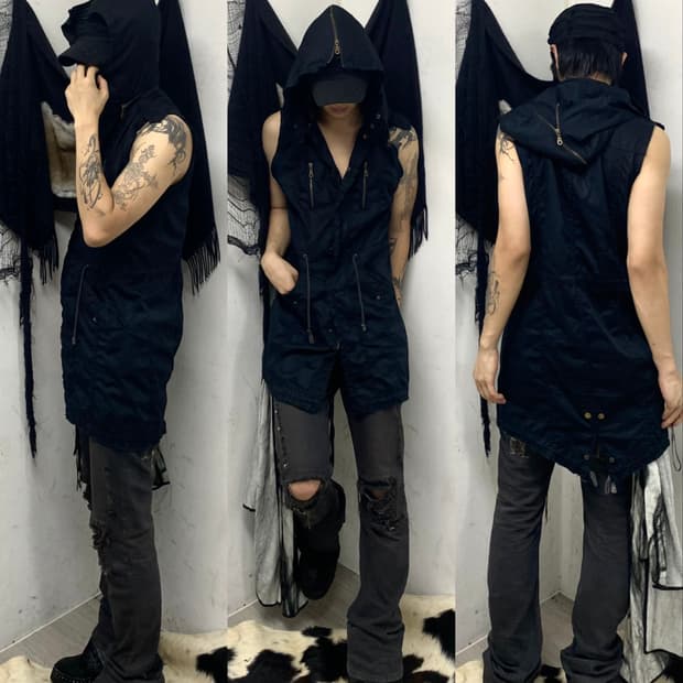 (In the Attic)00’s Rare Hooded Utility V