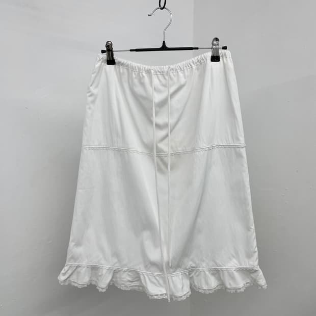 퓨어 화이트 코튼 프릴 스커트