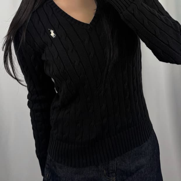 폴로 브이넥 블랙 꽈배기 니트
