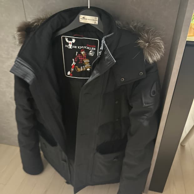 무스너클 알곤퀸 실버퍼 패딩