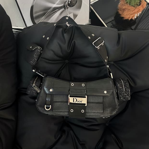 크리스찬 디올 스트릿 시크 콜럼버스 숄더백