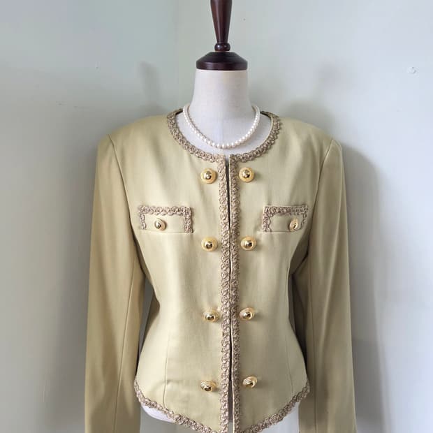 레이스테이핑 금장 더블 자켓