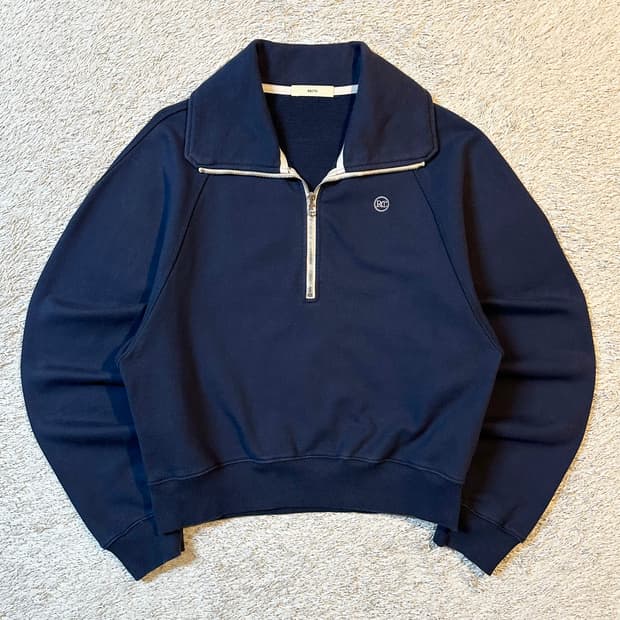 렉토 RECTO 시그니처 로고 하프 반집업 맨투맨 네이비