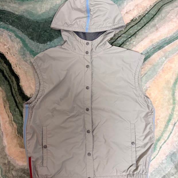 00s 프라다 스포츠라인 후드 베스트 