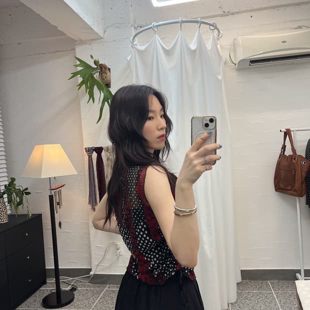 로즈 도트 시스루 슬리브리스