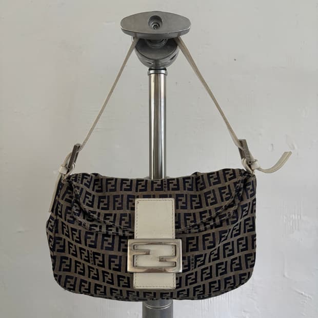 Fendi 펜디 FF 로고 아이보리 버클 미니 숄더백