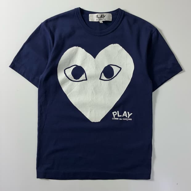 Comme des garsons  꼼데가르송 하트 프린트 네이비 반팔티