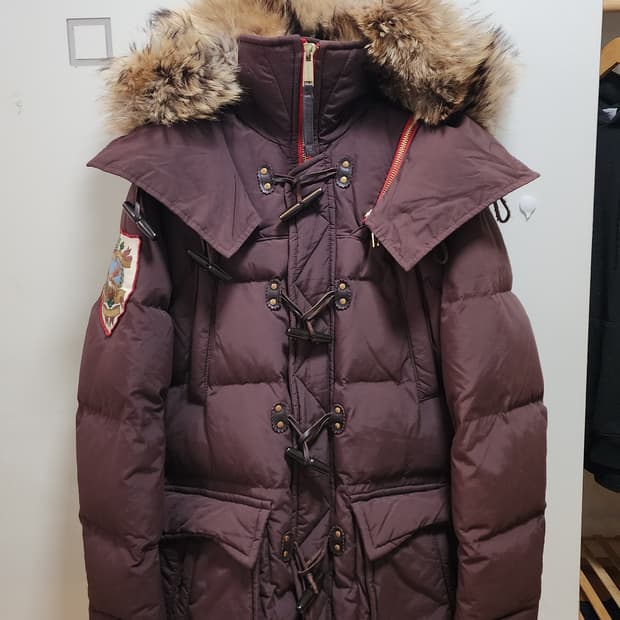 디스퀘어드2 라쿤퍼 다운 더플 방패 패딩