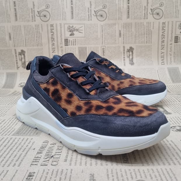 베라왕 송치 레오파드 패턴 운동화245 굽4