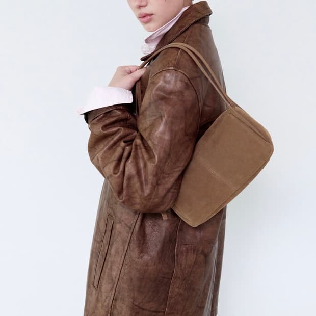 파인드카푸어 모노백 24 스웨이드 카멜 새상품