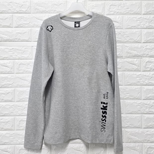 택포_ 데상트 스위스 스키팀 맨투맨 M