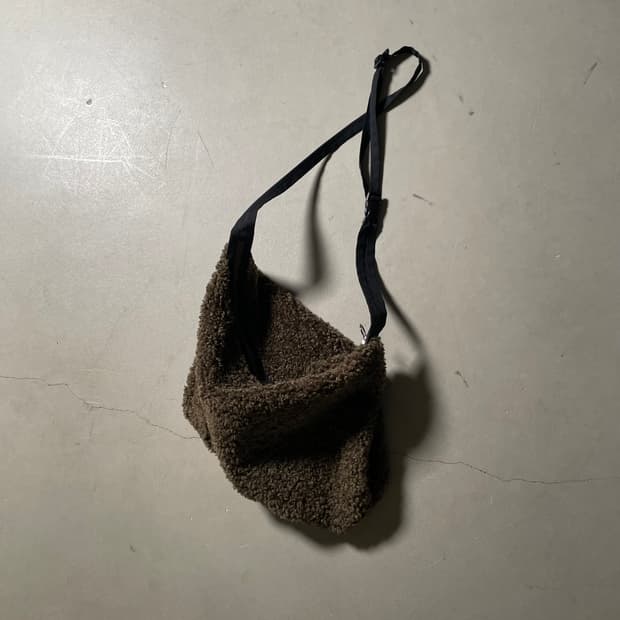 H•d  Boa Fleece Shoulder Pouch