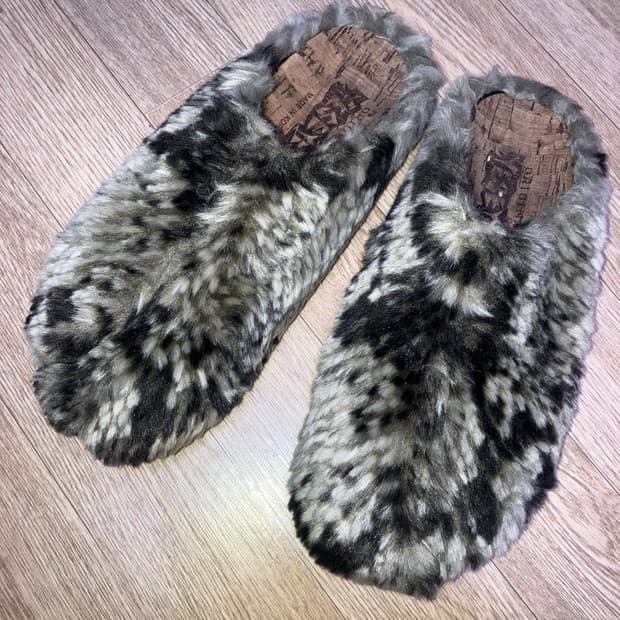 Yeseyesee Y.E.S Monster Slippers Khaki 