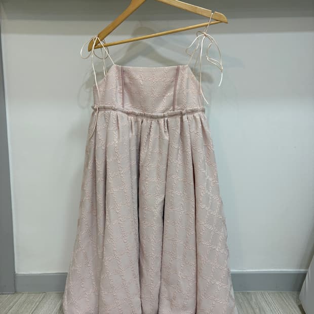 비뮈에트 볼륨 원피스