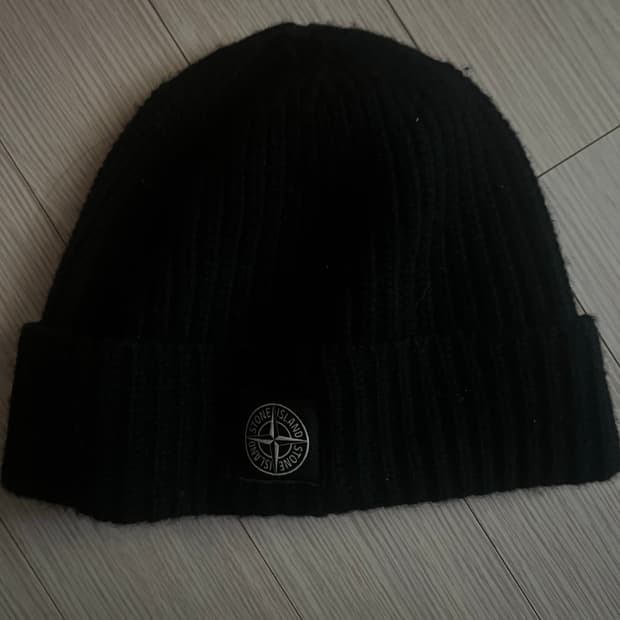 스톤아일랜드 비니