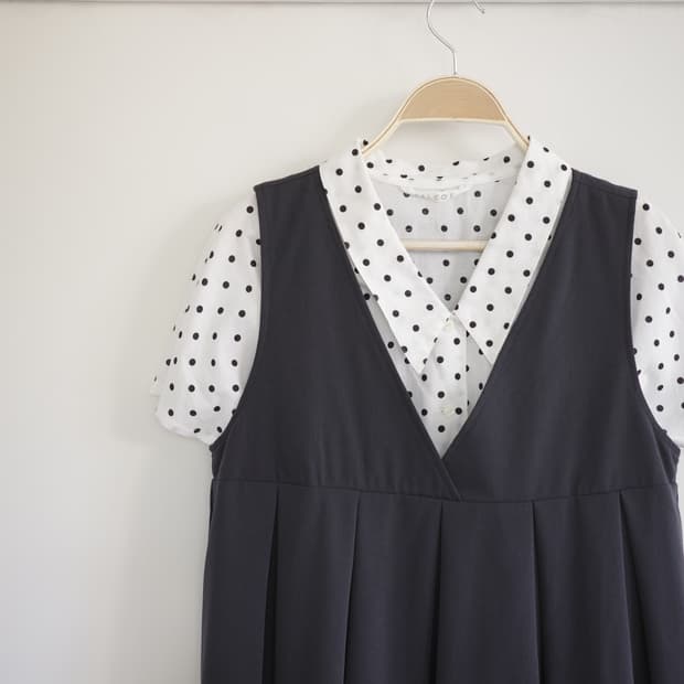 블랙 V넥 플리츠 원피스