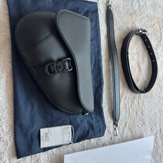 디올 남자 새들백 그레이니 레더 블랙