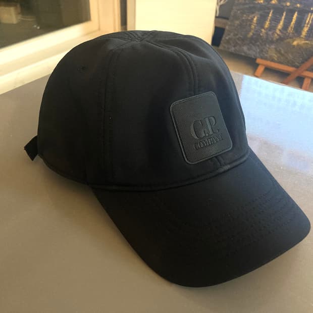 (거의 새것)CP컴퍼니 메트로폴리스 겨울 볼캡