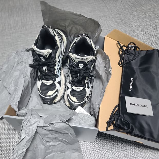 발렌시아가 뉴러너 오레오 41 블랙 화이트 스니커즈