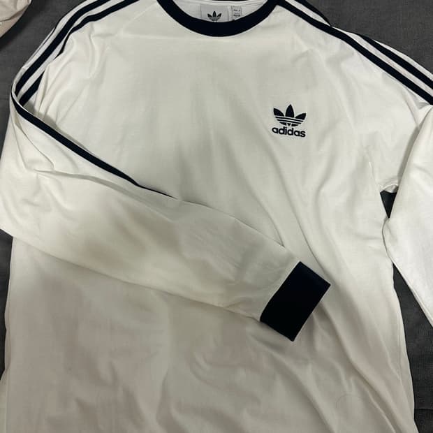 아디다스 롱슬리브